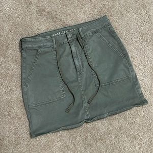AMERICAN EAGLE GREEN STRETCH SKIRT SZ 6